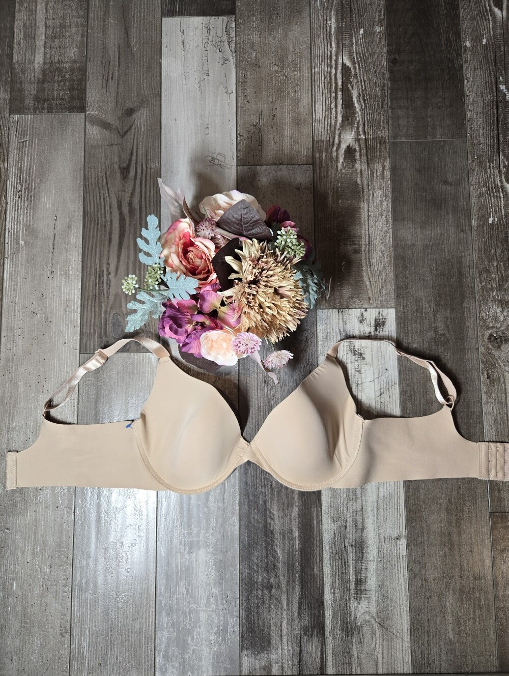 NWT NWOT Kathy Ireland Nude T‑Shirt Bra 38DD Women’s
